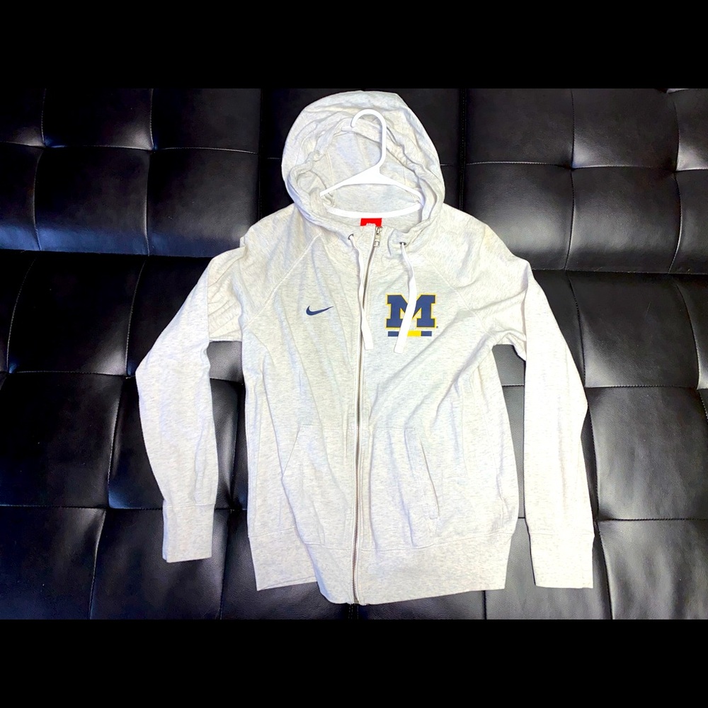 Women’s medium Nike Michigan zip up